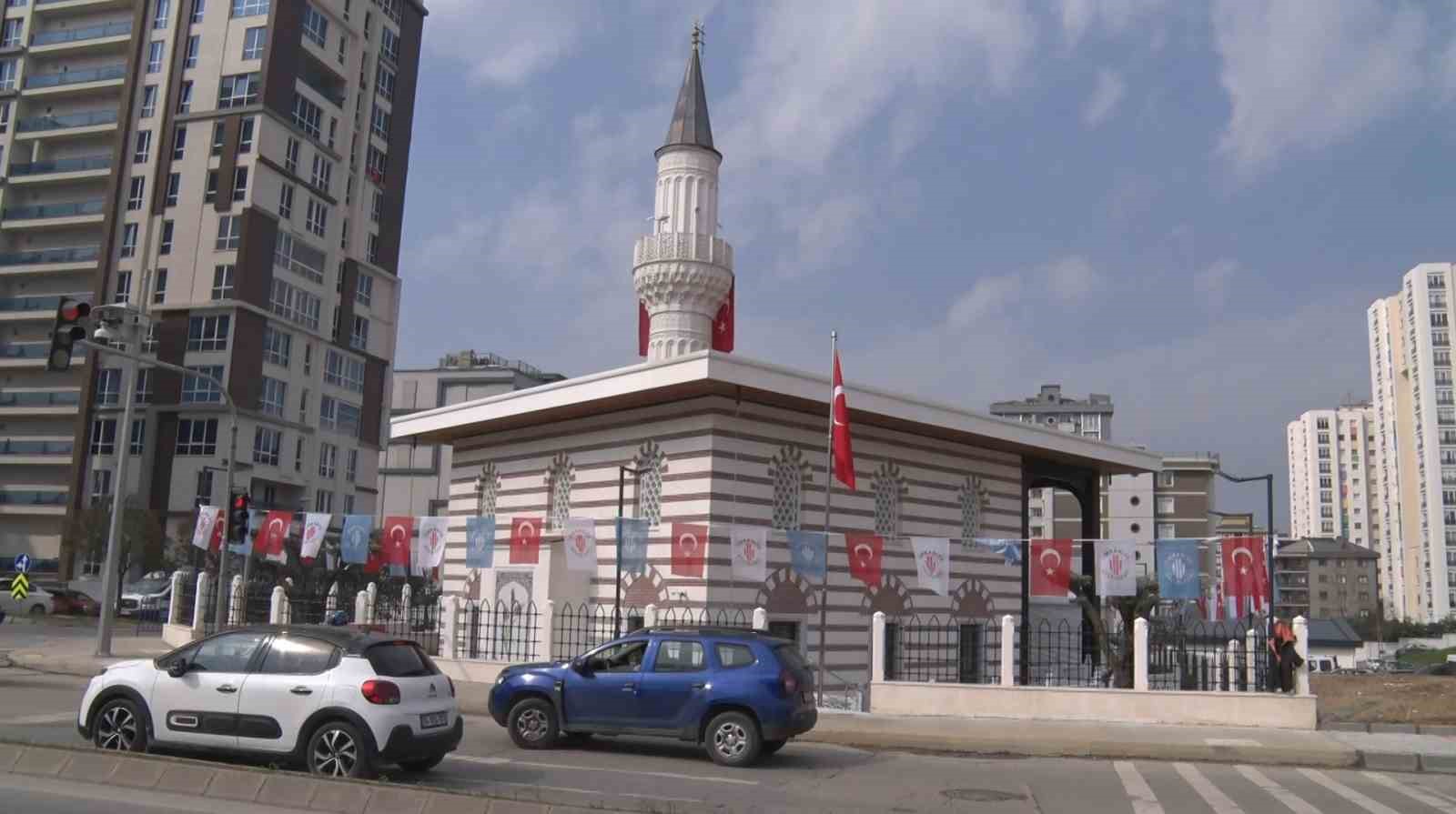 Ümraniye’de Hacı İsmail ve Zehra Alkılıç Camii dualarla ibadete açıldı
