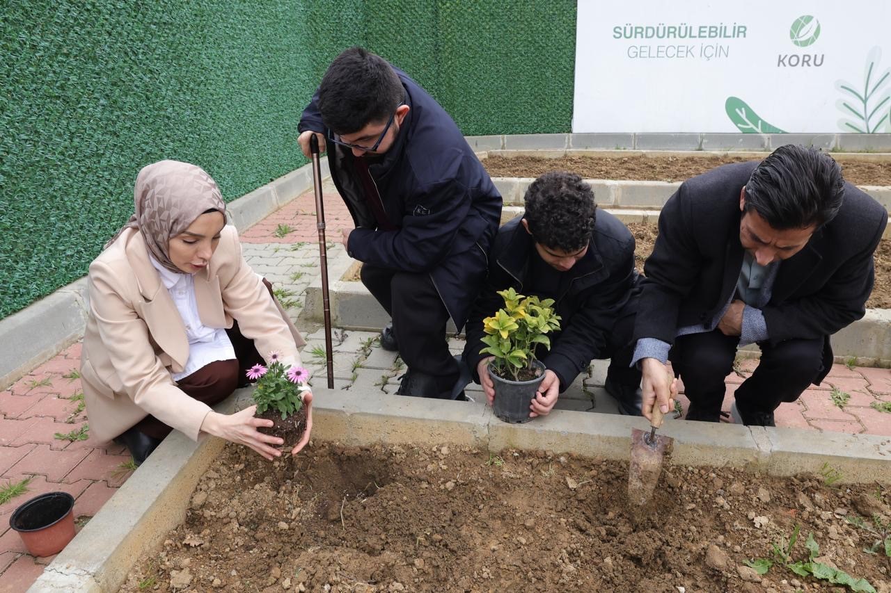 Ümraniye’den Orman Haftası’nda anlamlı etkinlik: Çocuklar tohum ekti
