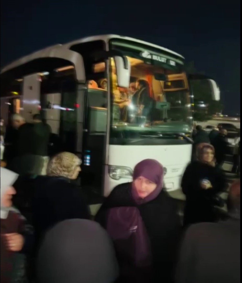 Umre vaadiyle dolandırılmışlardı, kutsal topraklara doğru yola çıktılar
