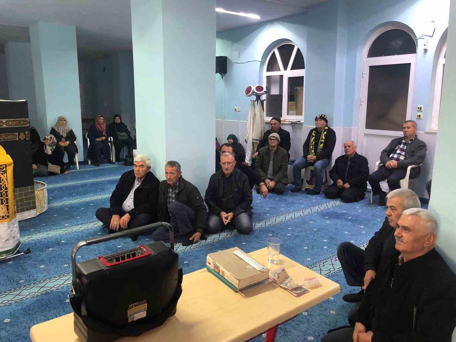 Ümreye gidecek vatandaşlara bilgilendirme semineri düzenlendi
