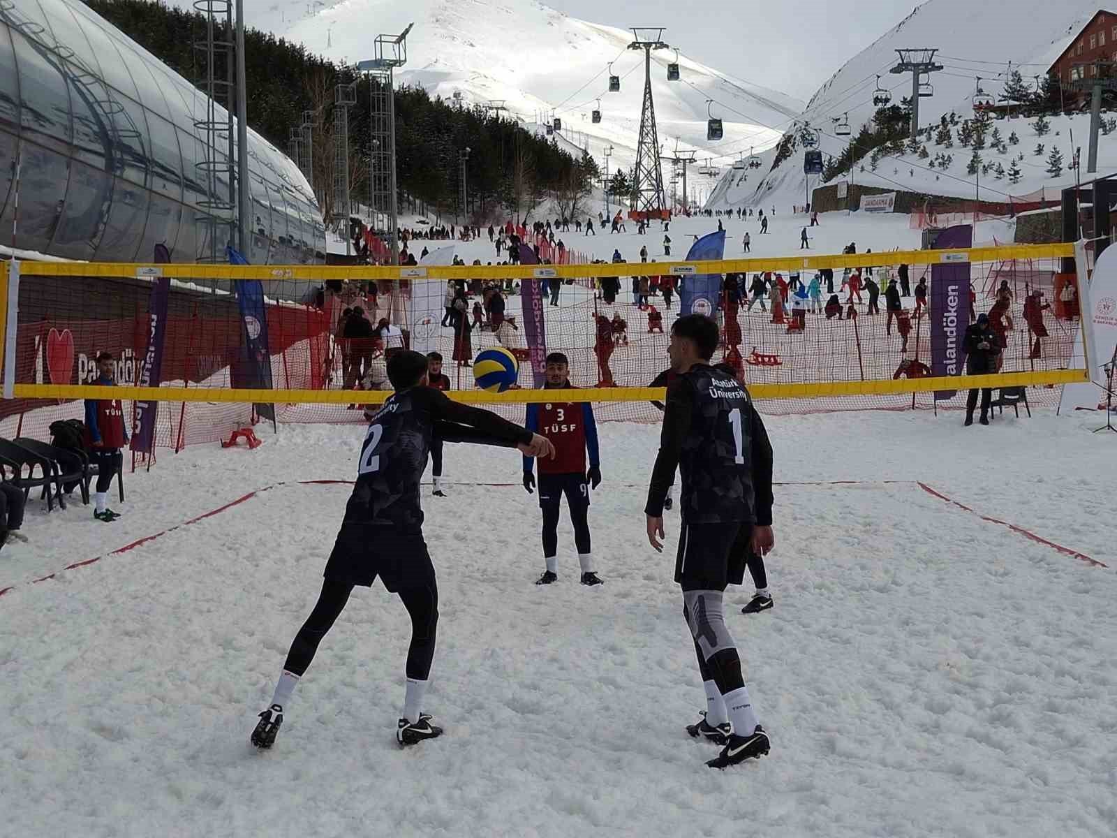 Ünilig kış oyunlarında Atatürk Üniversitesi rüzgârı

