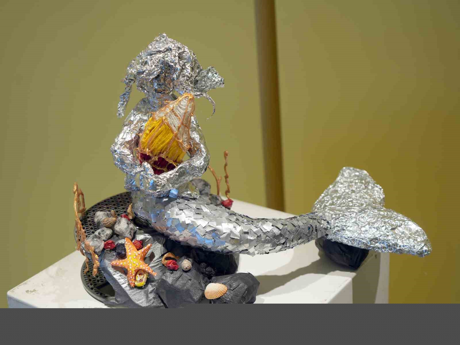 Üniversite öğrencileri atıkları sanata dönüştürdü
Üniversite öğrencileri atıkları sanata dönüştürdü