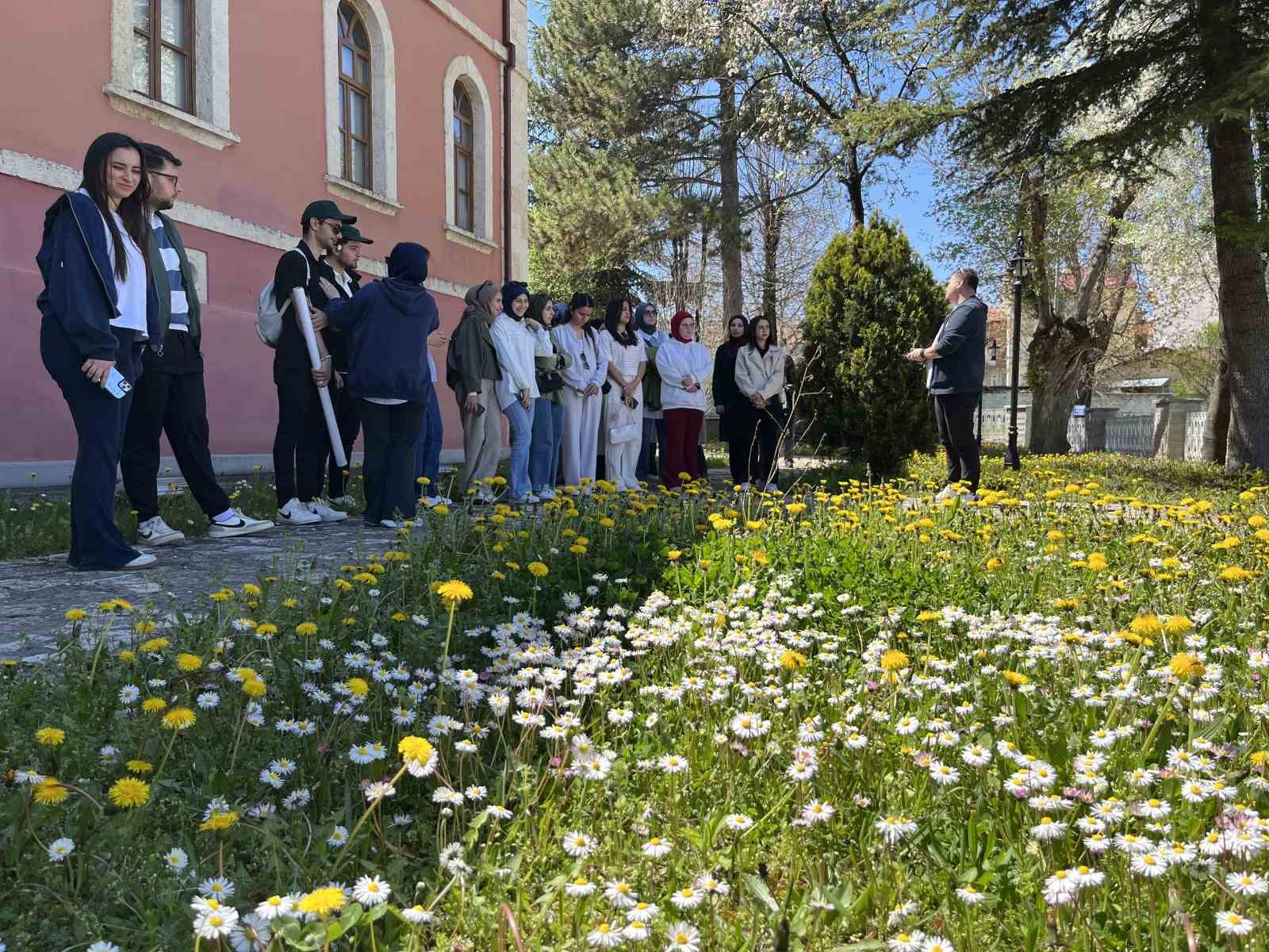 Üniversite öğrencilerinden binlerce yıllık tarihe yolculuk
