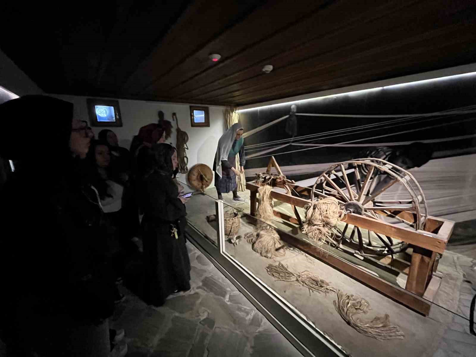 Üniversite öğrencilerinden binlerce yıllık tarihe yolculuk
