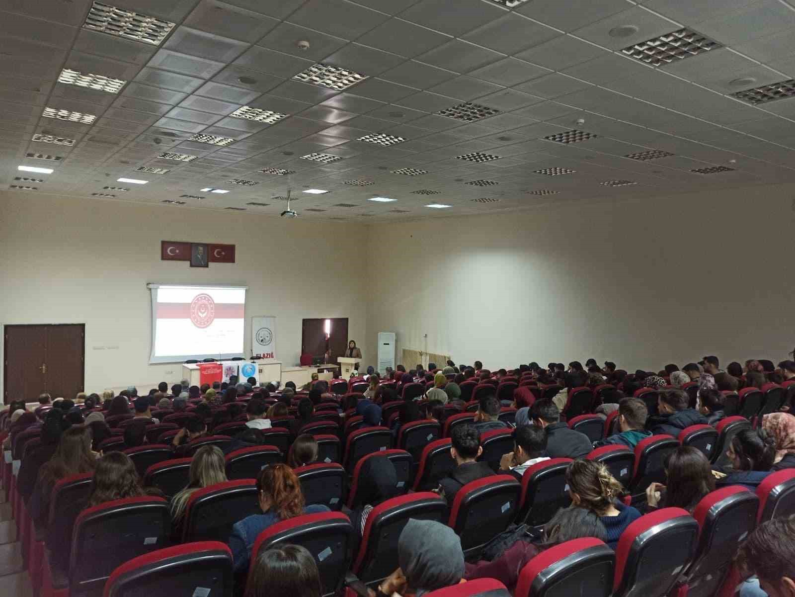 Üniversite öğrencilerine ’kadına yönelik şiddetle mücadele’ semineri
