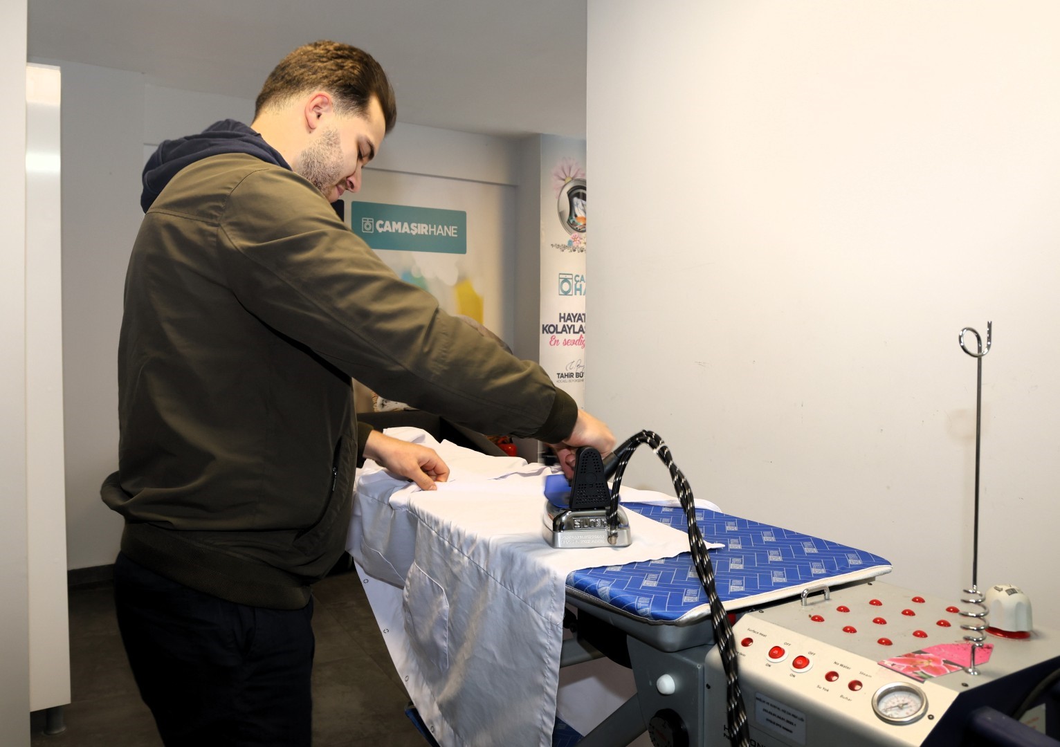 Üniversite öğrencilerine ücretsiz çamaşırhane hizmeti
