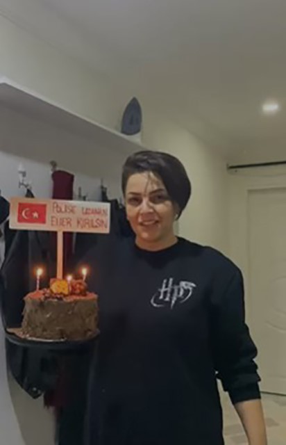 Üniversite öğrencilerinin kavga ihbarına geldiler, pasta ile karşılaştılar
