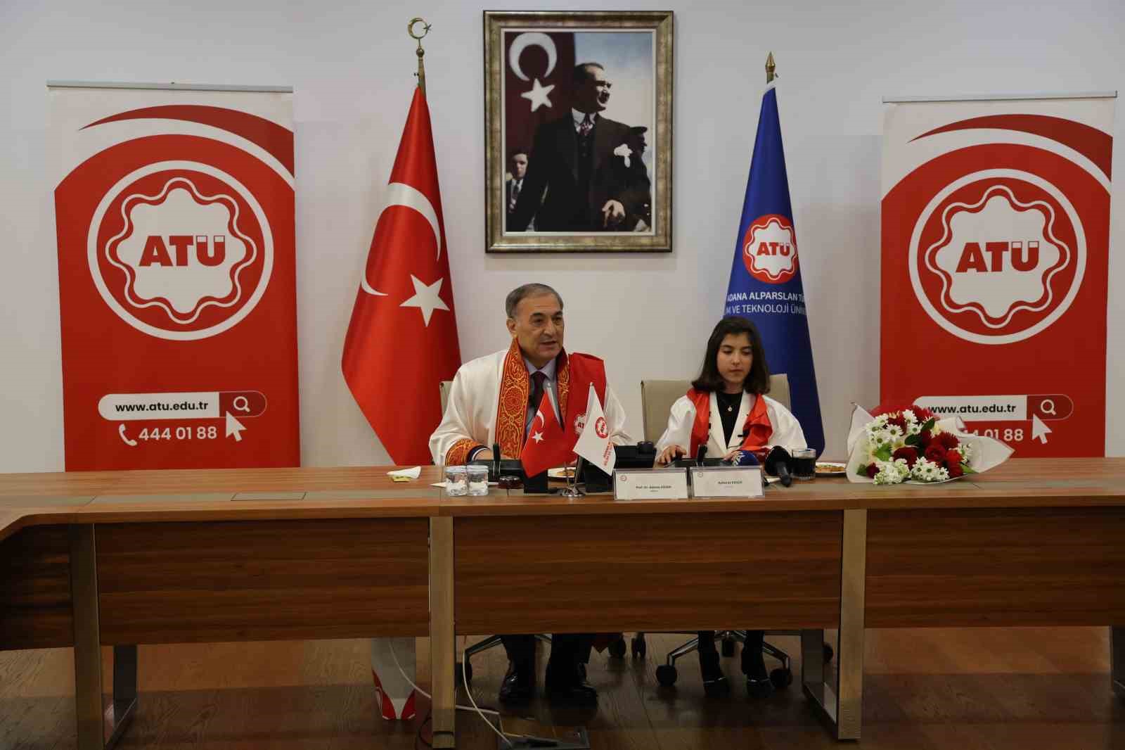 Üniversite senatosu 1 günlüğüne çocukların oldu
