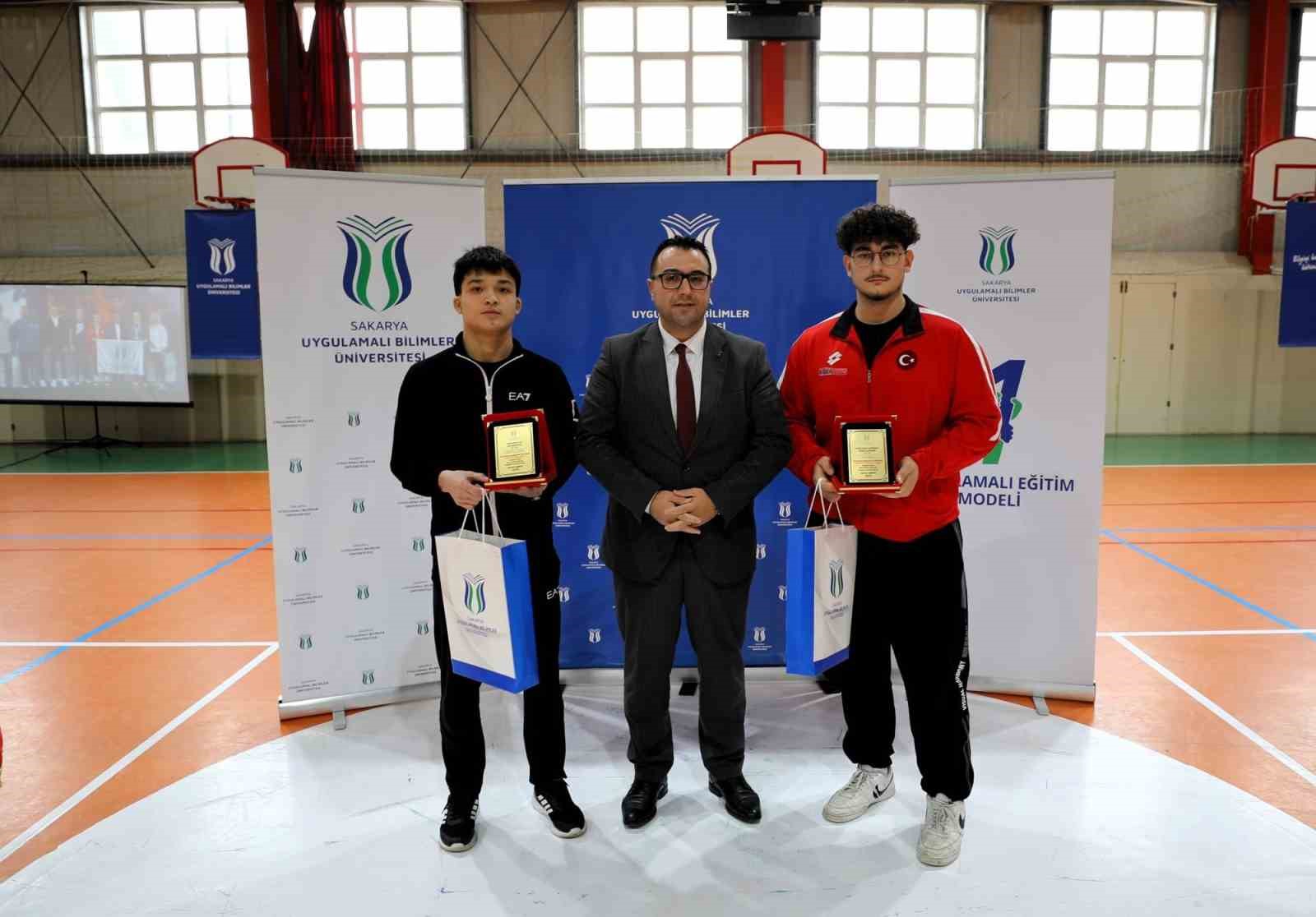 Üniversiteler arası turnuva başarıları ödüllendirildi
