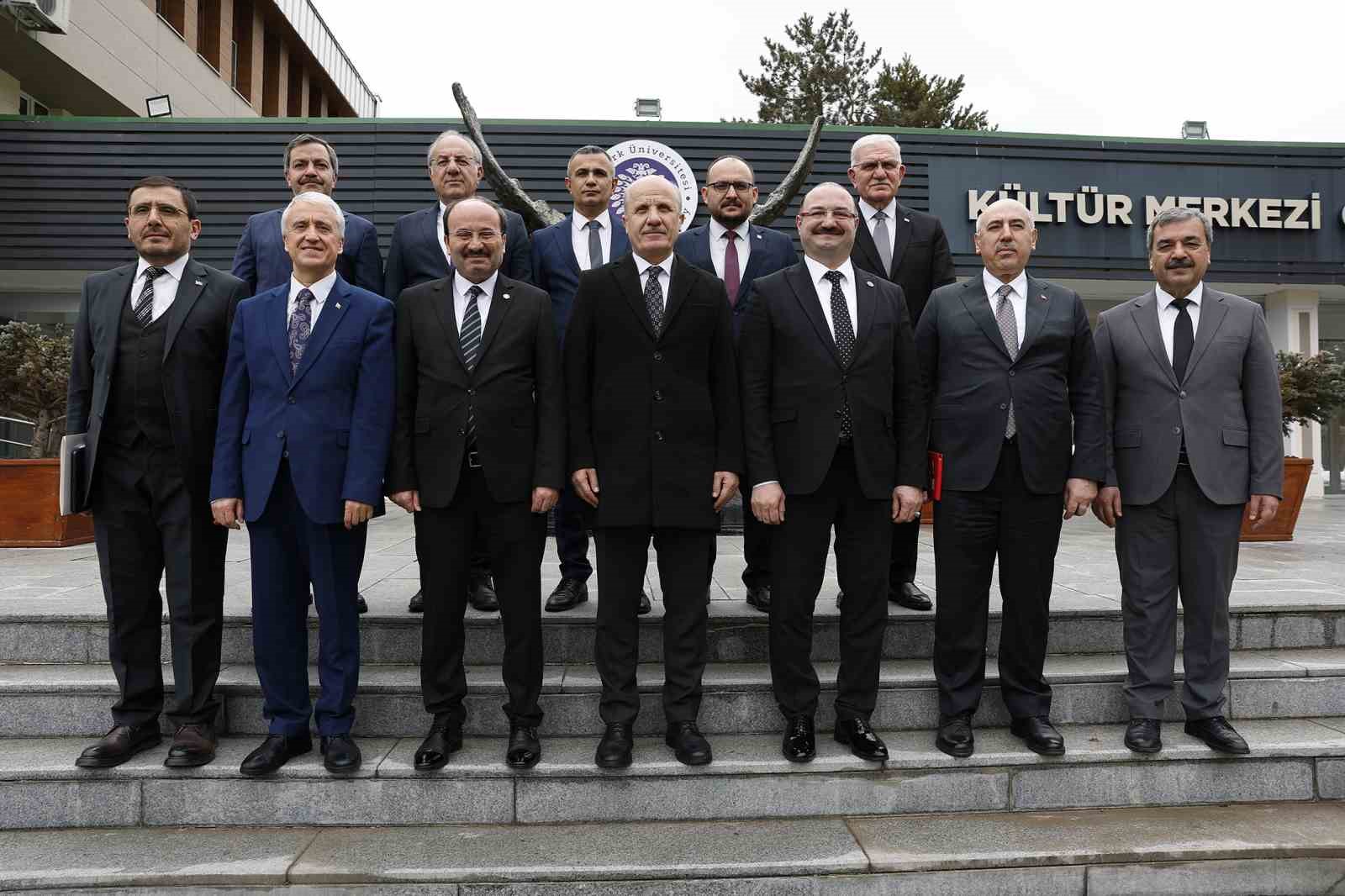 Üniversitelerarası kurul toplantısı Atatürk Üniversitesi ev sahipliğinde yapıldı: Yükseköğretimde güç birliği Erzurum’da sağlandı
