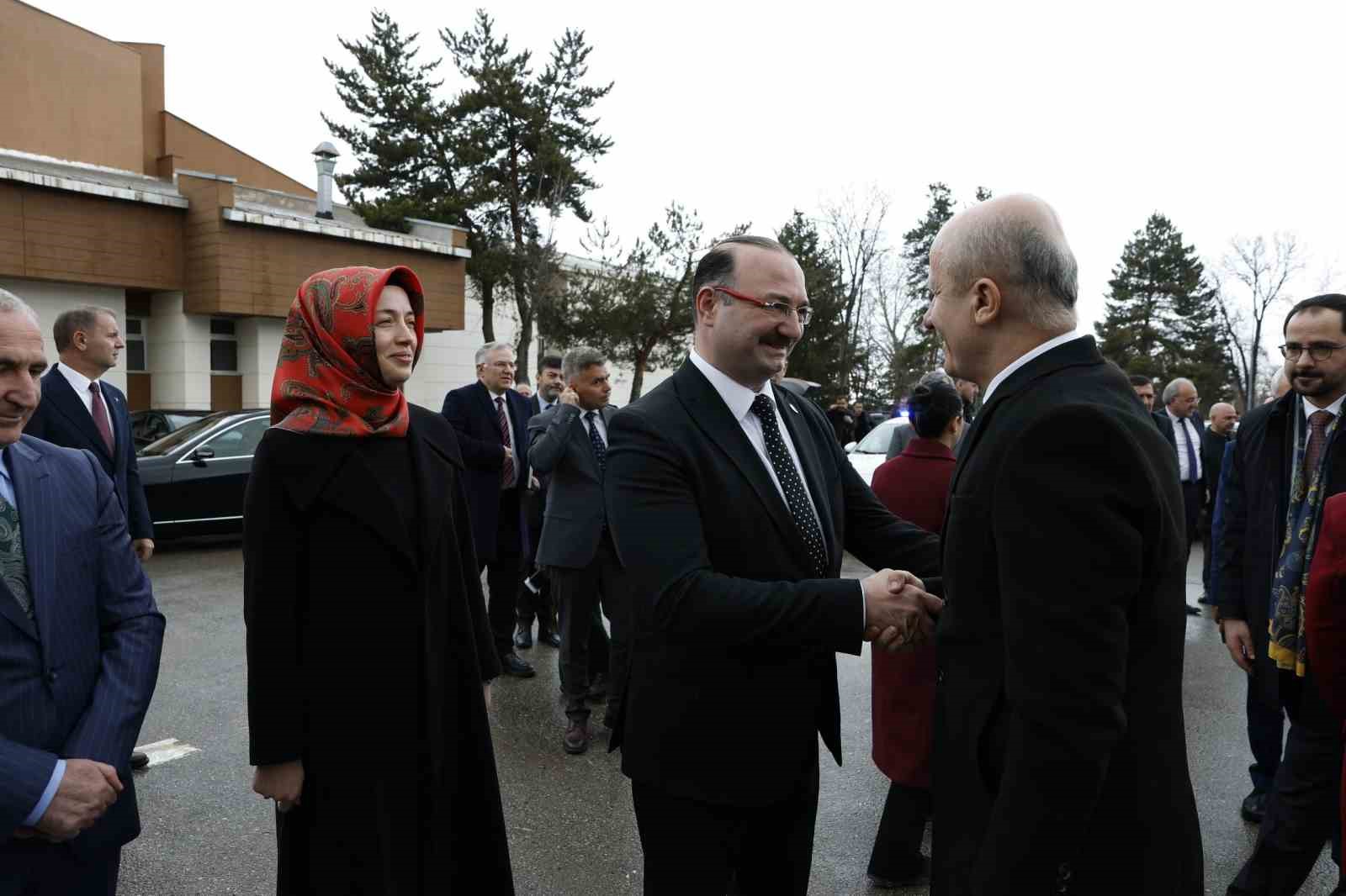 Üniversitelerarası kurul toplantısı Atatürk Üniversitesi ev sahipliğinde yapıldı: Yükseköğretimde güç birliği Erzurum’da sağlandı

