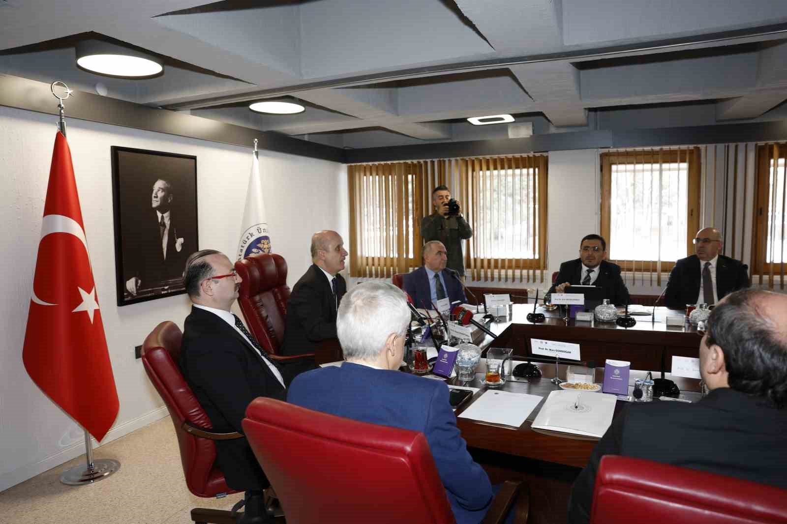 Üniversitelerarası kurul toplantısı Atatürk Üniversitesi ev sahipliğinde yapıldı: Yükseköğretimde güç birliği Erzurum’da sağlandı
