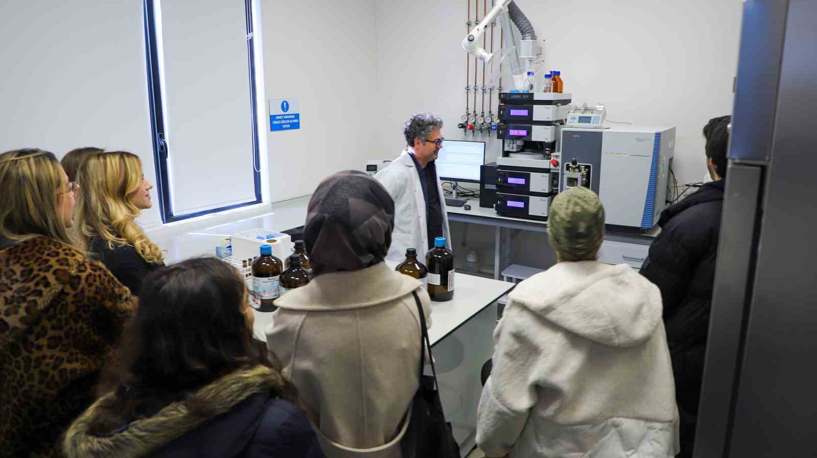 Üniversiteli hekim adayları su ve atıksu yönetimini yerinde gördü
