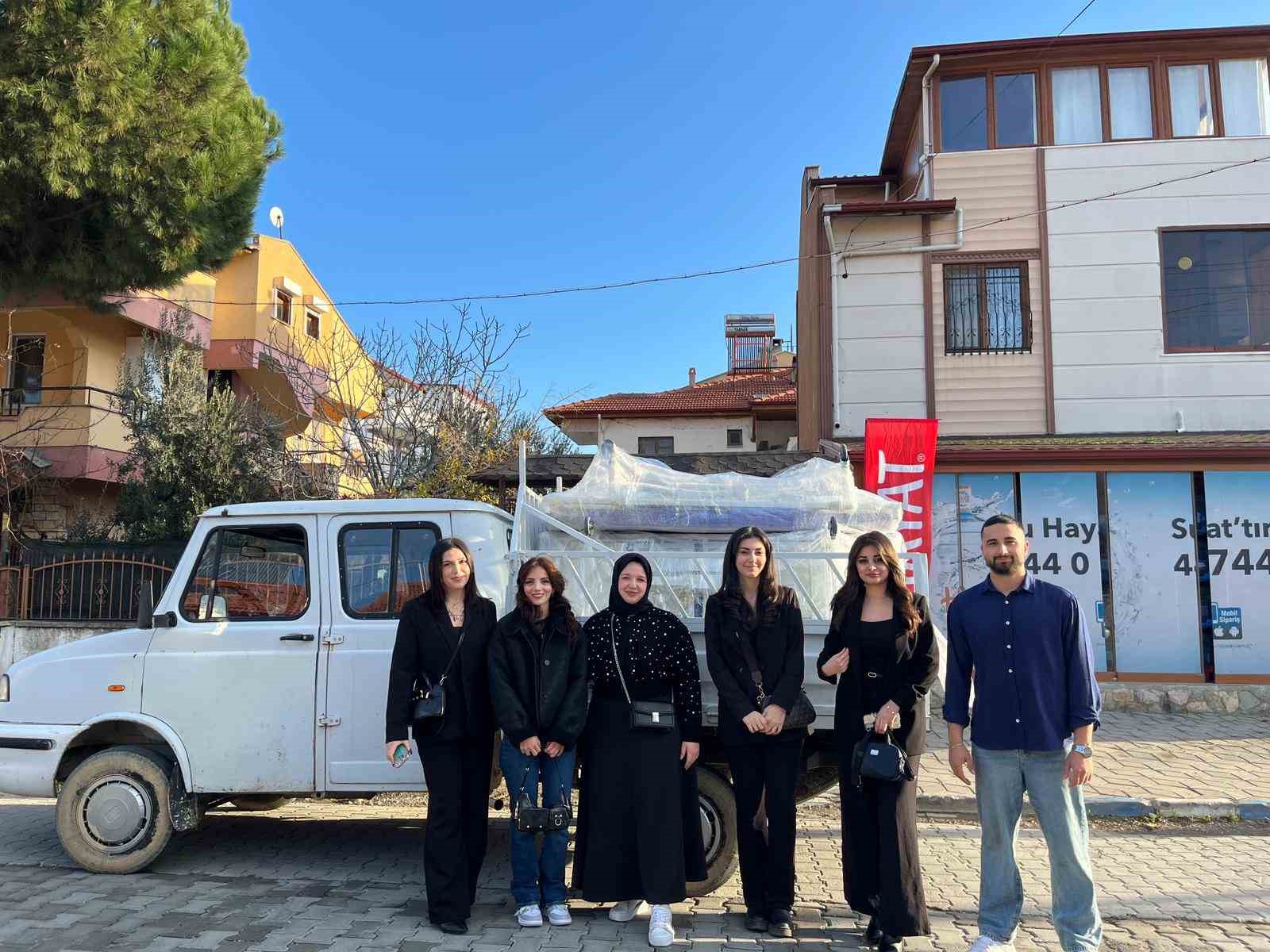 Üniversitelilerden Hastalara Yönelik Yatak ve Medikal Destek Kutusu
