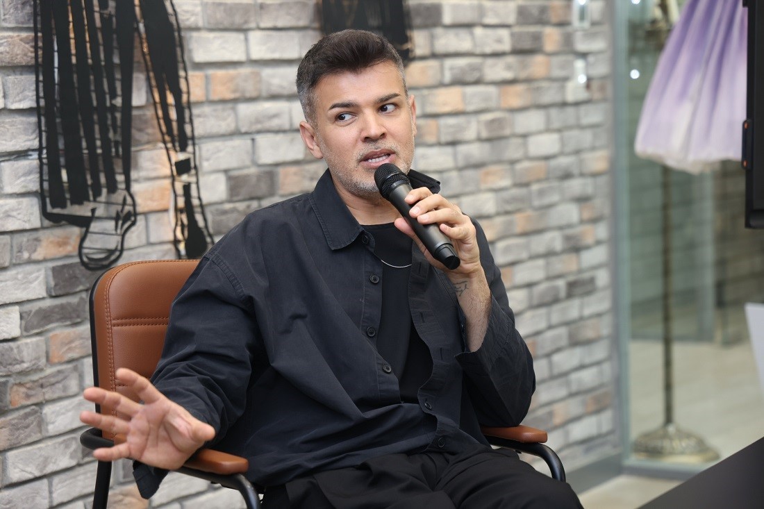 Ünlü modacı deneyimlerini öğrencilerle paylaştı
