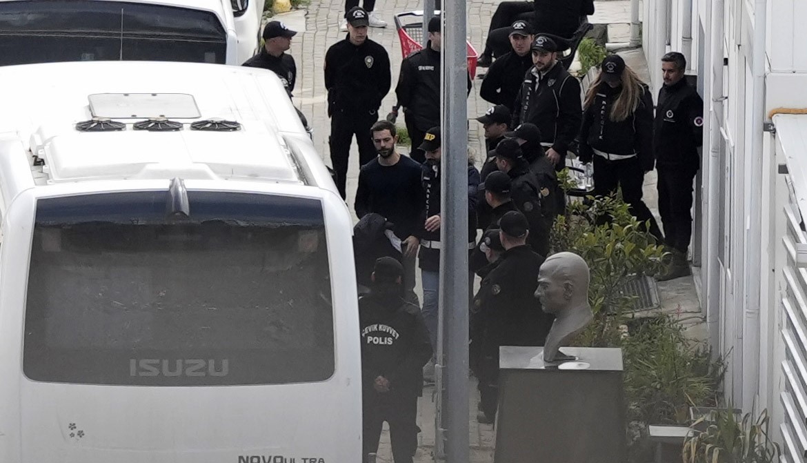 Ünlüler saç ve kan örnekleri alınmak üzere Adli Tıp Kurumu’na getirildi
