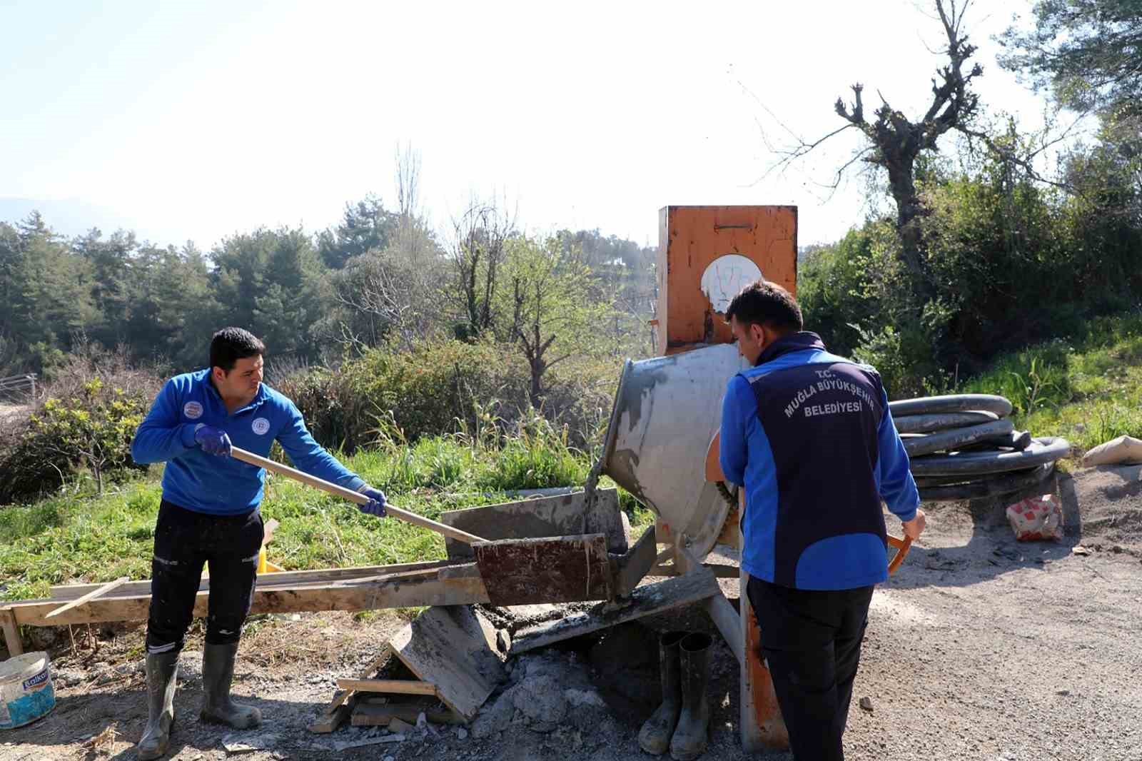 Üreticinin talebi üzerine sulama havuzu kapasitesi 30 tona çıkarıldı
Üreticinin talebi üzerine sulama havuzu kapasitesi 30 tona çıkarıldı