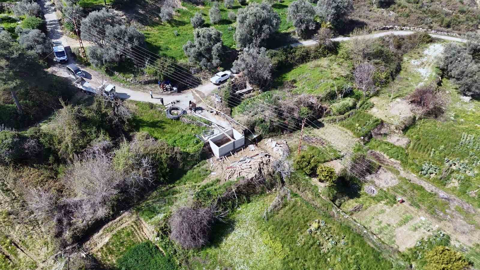 Üreticinin talebi üzerine sulama havuzu kapasitesi 30 tona çıkarıldı
Üreticinin talebi üzerine sulama havuzu kapasitesi 30 tona çıkarıldı