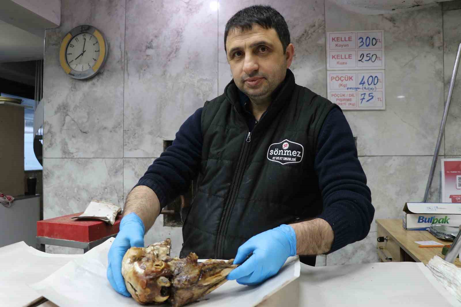 Ürkütücü görüntüsüne rağmen afiyetle tüketiliyor
Ürkütücü görüntüsüne rağmen afiyetle tüketiliyor