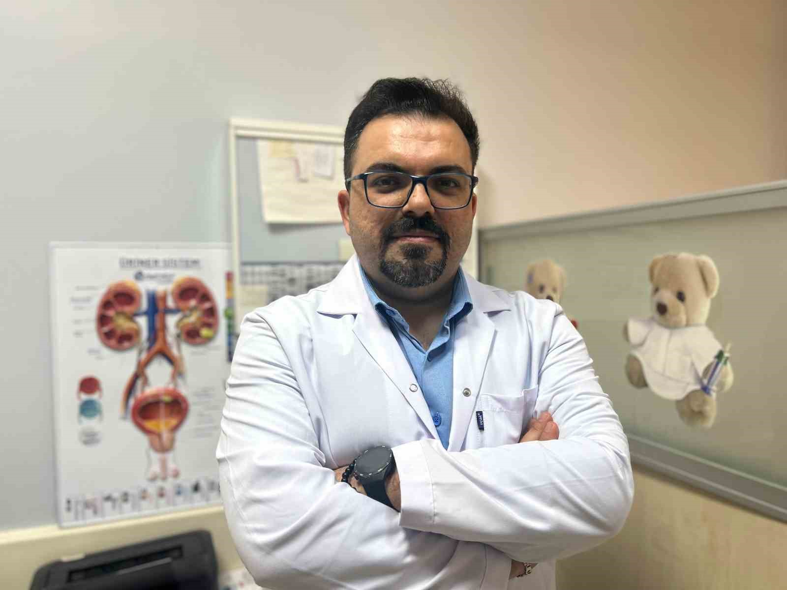Üroloji Uzmanı Dr. Şığva: "Taş hastalığı böbrek kaybına yol açıyor"
