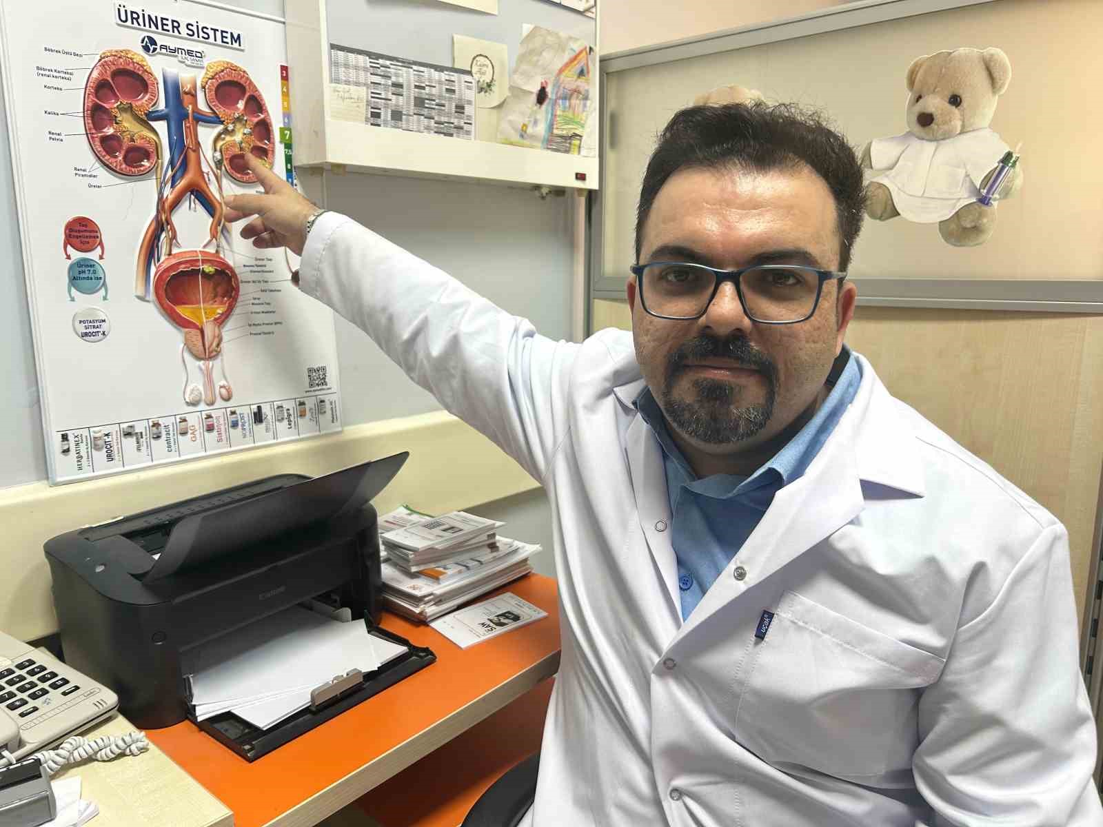 Üroloji Uzmanı Dr. Şığva: "Taş hastalığı böbrek kaybına yol açıyor"
