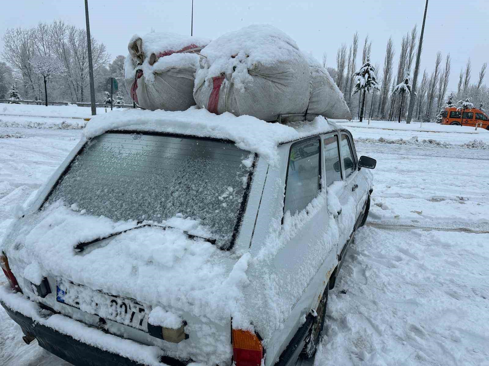 Uşak-Ankara karayolu 3 saat trafiğe kapandı

