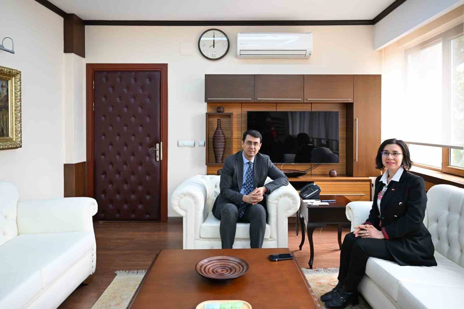 Uşak Belediye Başkan Vekili Özkan, Vali Kartal’ı ziyaret etti
