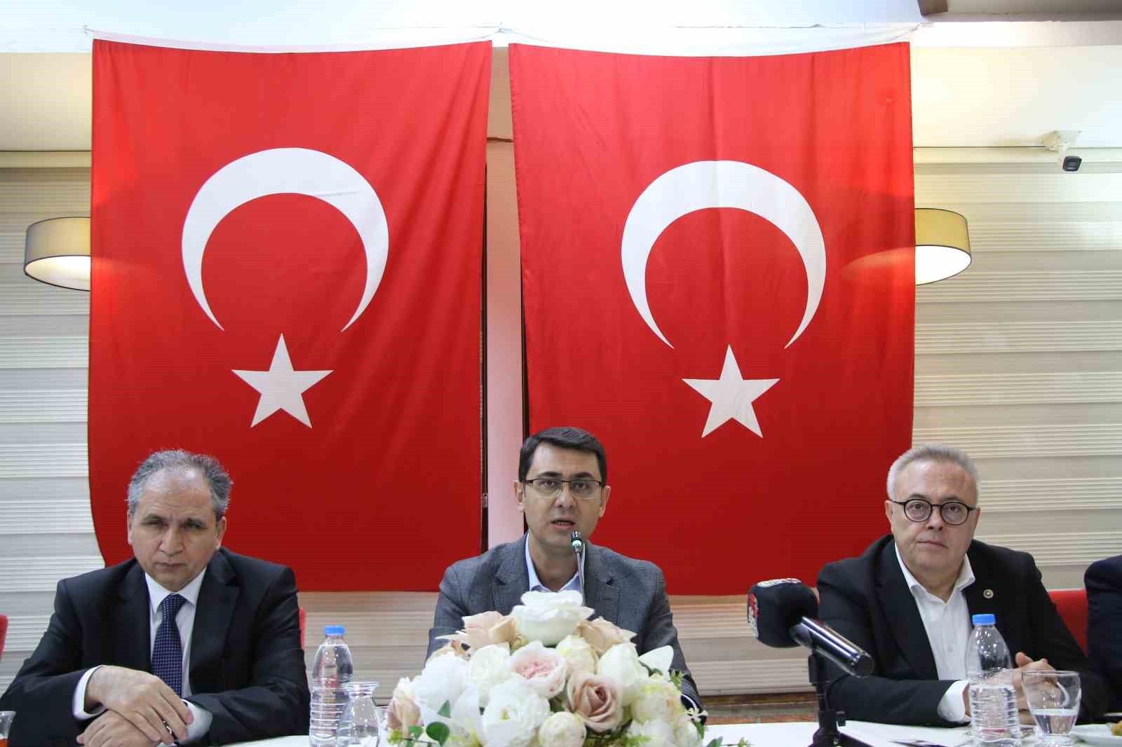 Uşak protokolü bayramlaşma töreninde buluştu
