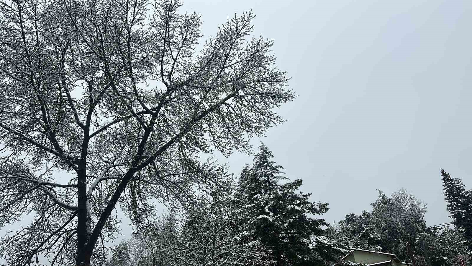 Uşak’ın yüksek kesimleri beyaza büründü
