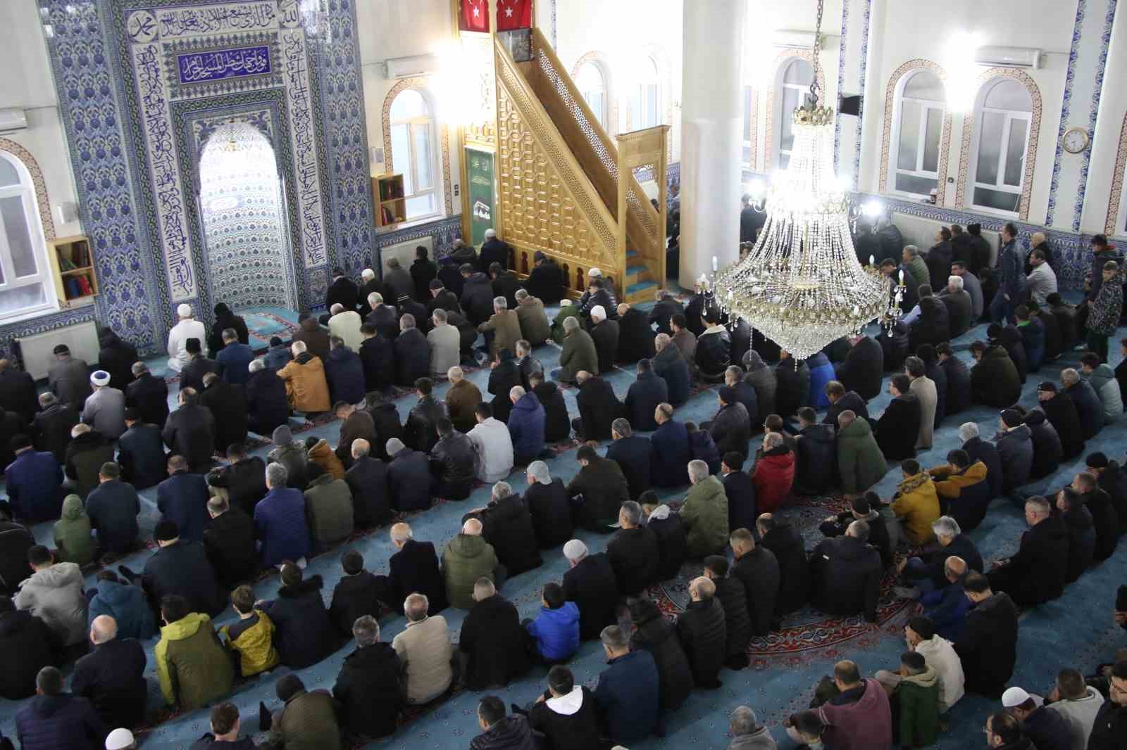 Uşak’ta bayram namazı kılındı
