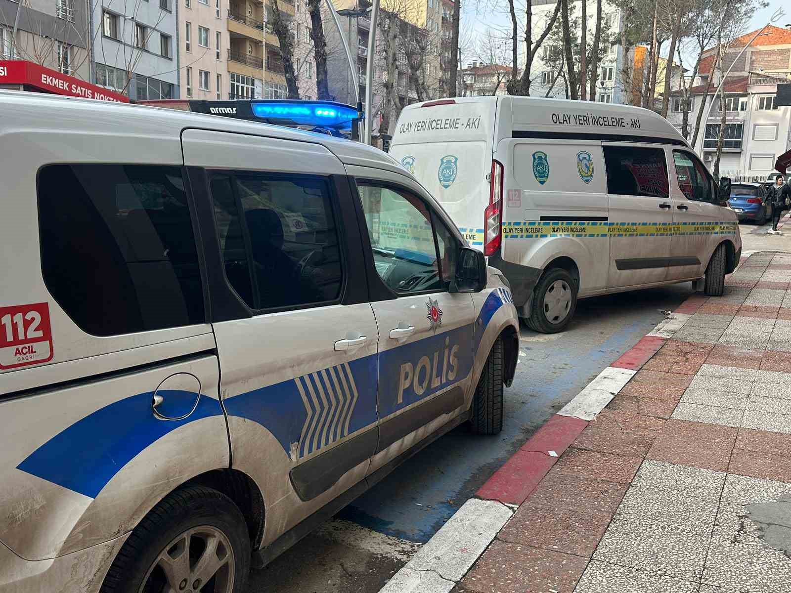 Uşak’ta bıçaklanan şahıs ağır yaralandı
