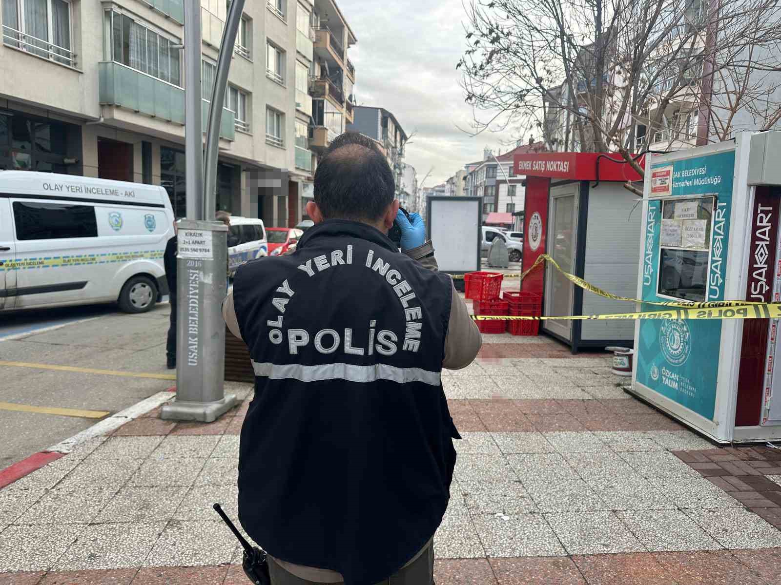 Uşak’ta bıçaklanan şahıs ağır yaralandı
