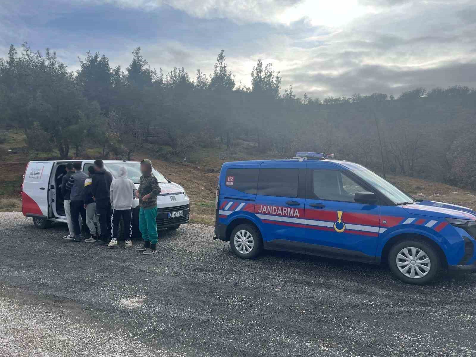 Uşak’ta düzensiz göçle mücadelede 351 göçmen ve 114 araç denetlendi
