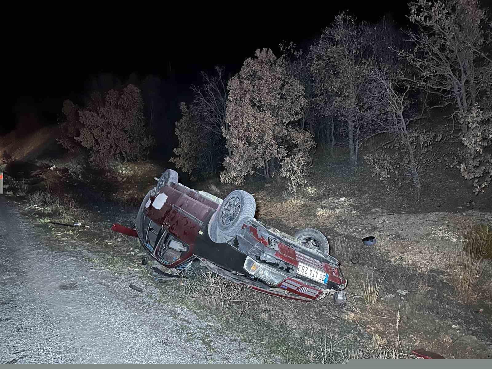 Uşak’ta iki otomobil çarpıştı: 2’si çocuk 5 yaralı

