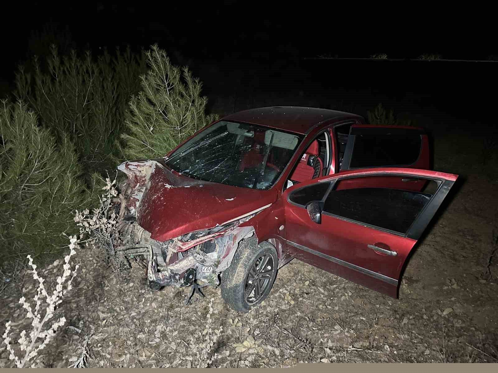 Uşak’ta iki otomobil çarpıştı: 2’si çocuk 5 yaralı
