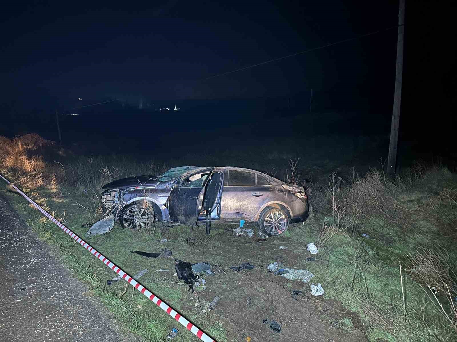 Uşak’ta otomobil şarampole devrilip takla attı: 1 ölü, 3 yaralı
