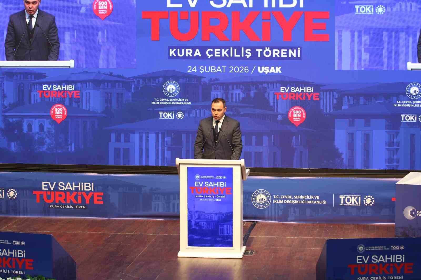 Uşak’ta ’Yüzyılın Konut Projesi’nin kuraları çekildi
Uşak’ta ’Yüzyılın Konut Projesi’nin kuraları çekildi