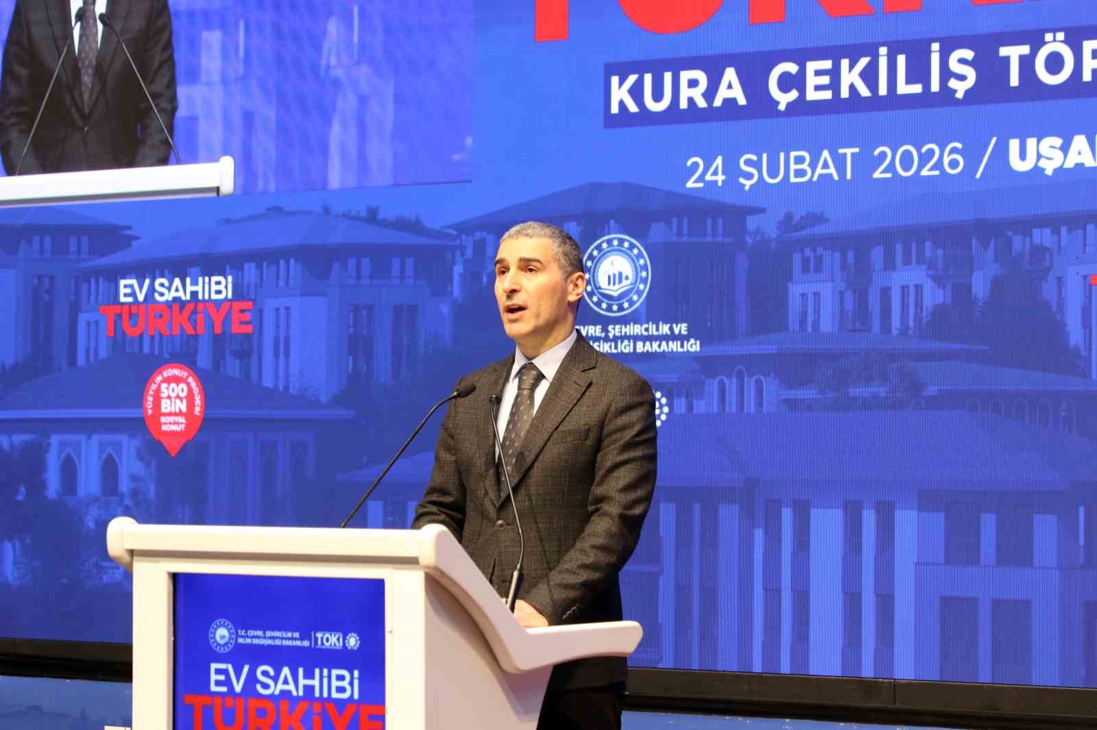 Uşak’ta ’Yüzyılın Konut Projesi’nin kuraları çekildi
Uşak’ta ’Yüzyılın Konut Projesi’nin kuraları çekildi