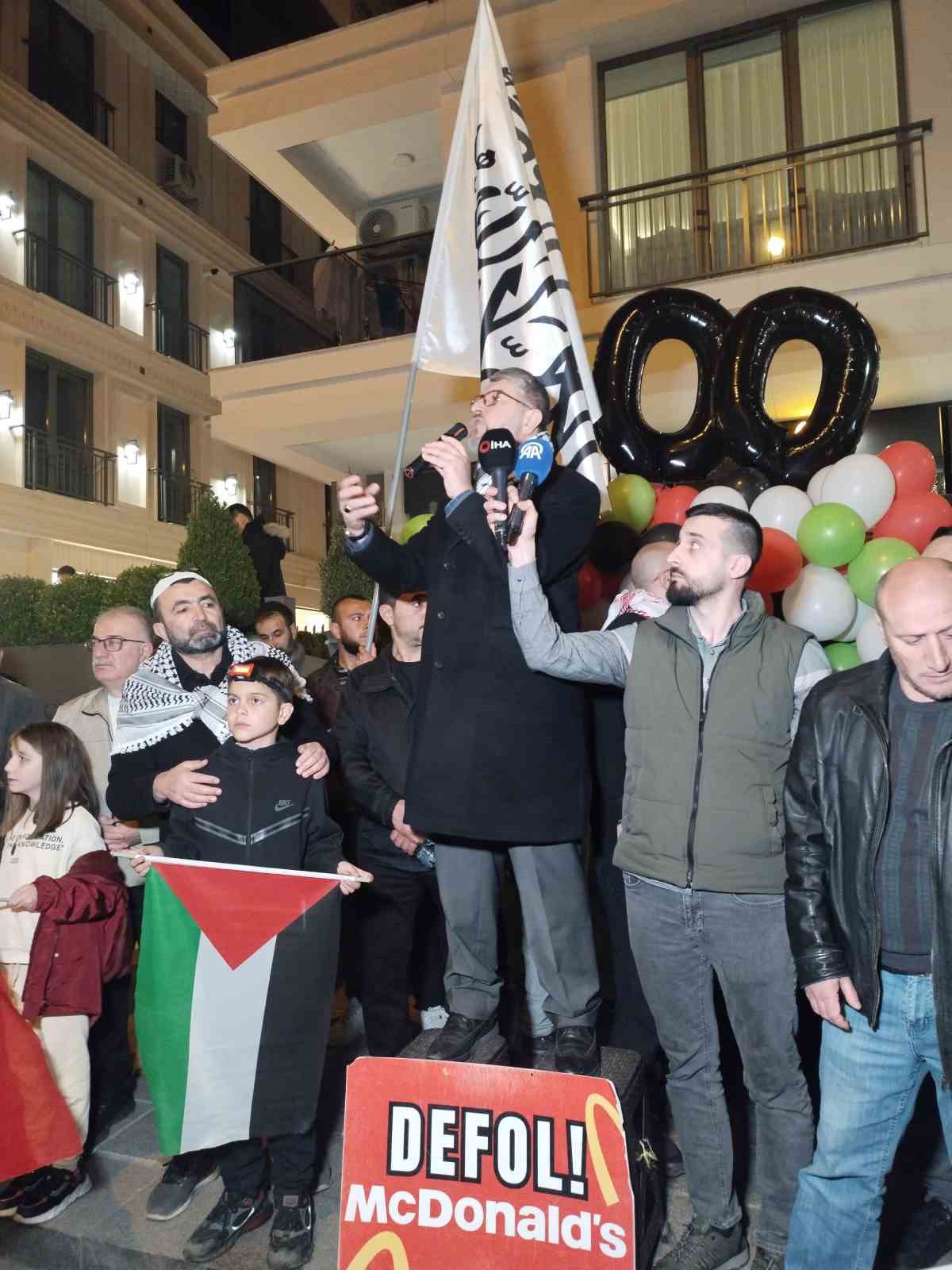 Üsküdar’da fast-food zincirini boykot 200’üncü gününe ulaştı
