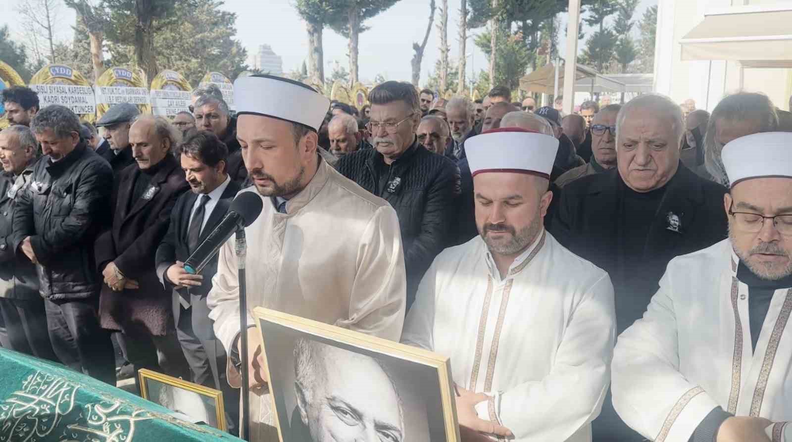 Usta oyuncu Ali Tutal son yolculuğuna uğurlandı
