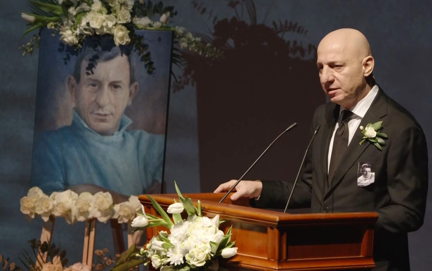Usta tiyatrocu Haldun Dormen için Harbiye’de tören düzenlendi
Usta tiyatrocu Haldun Dormen için Harbiye’de tören düzenlendi