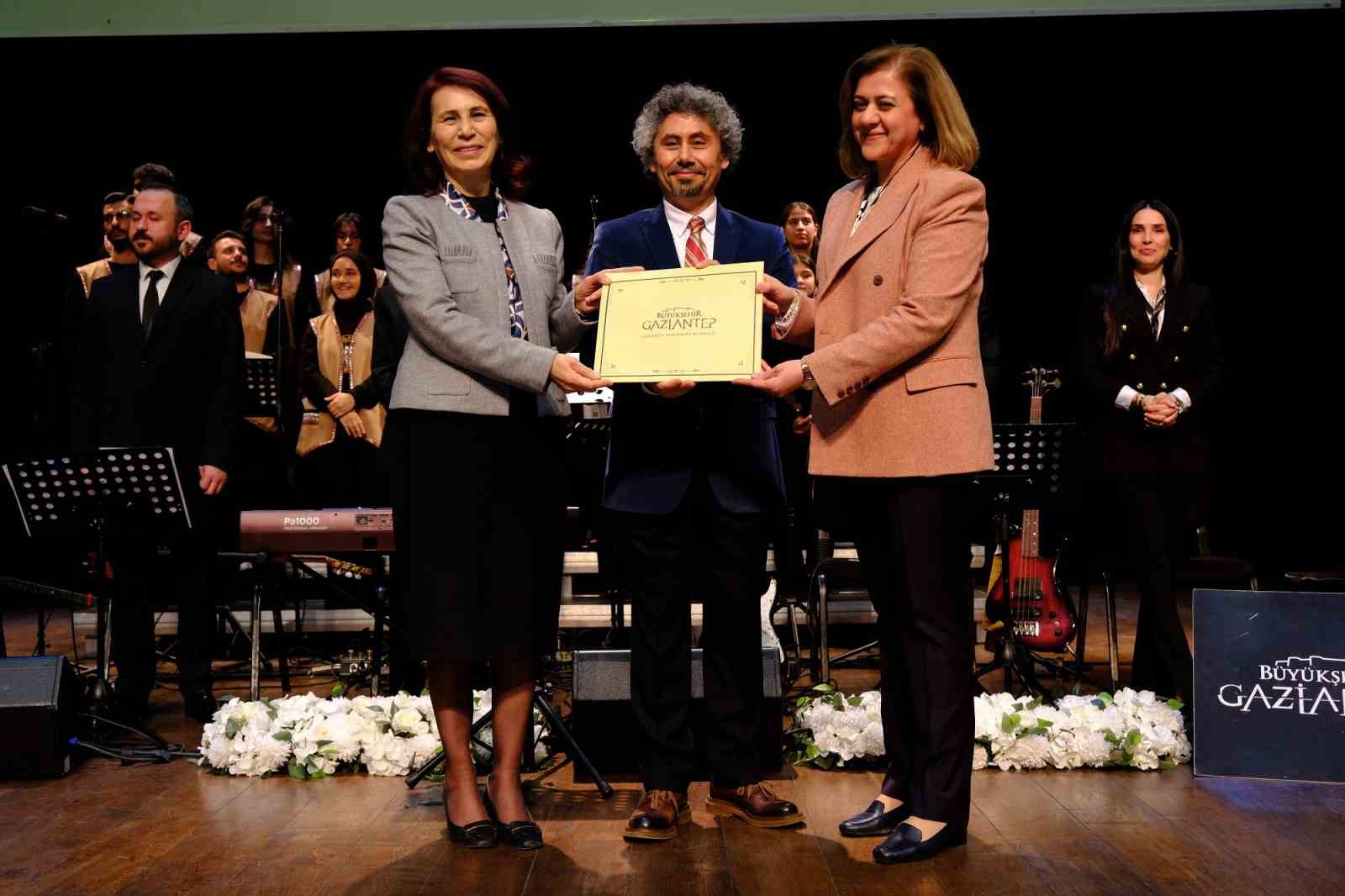 "Ustalara Saygı" konserleri Ferdi Tayfur şarkılarıyla devam etti
