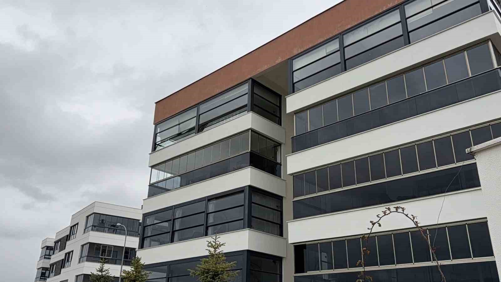 Ütü kaynaklı yangın ekipleri harekete geçirdi
