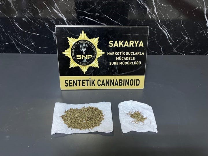 Uyuşturucu baskınında evden el bombası ve havan topu gövdesi çıktı
