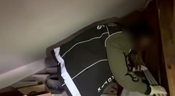 Uyuşturucu baskınında evden el bombası ve havan topu gövdesi çıktı
