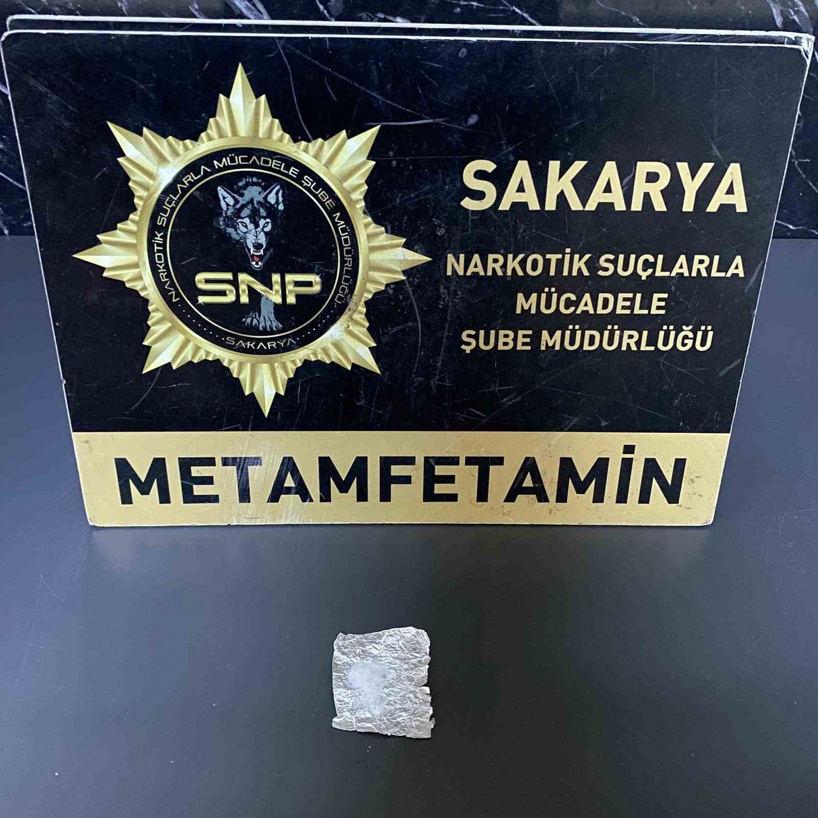 Uyuşturucu baskınında evden el bombası ve havan topu gövdesi çıktı
