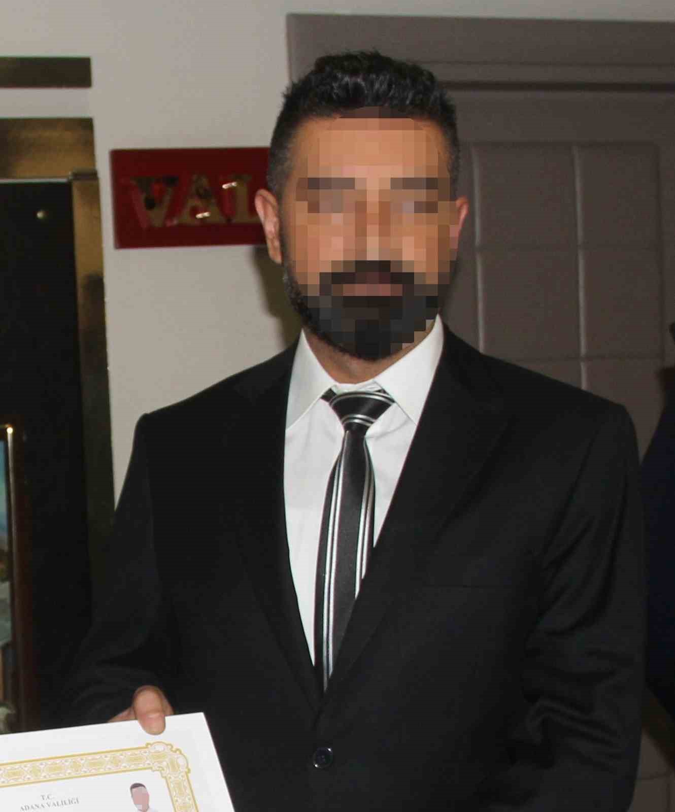 Uyuşturucu kuryesi çıkan ödüllü polise 26, savcıya 6 yıl hapis cezası verildi
Uyuşturucu kuryesi çıkan ödüllü polise 26, savcıya 6 yıl hapis cezası verildi