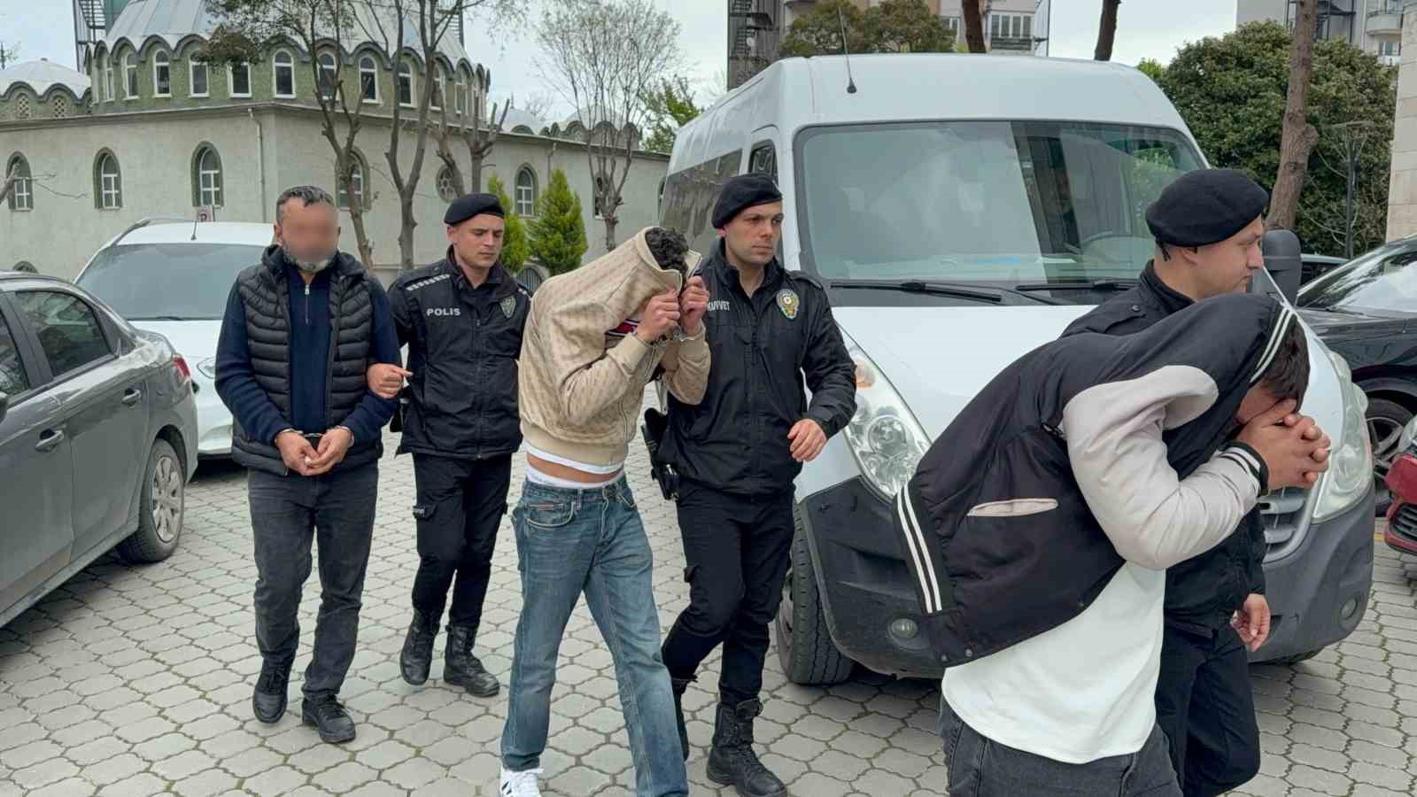 Uyuşturucu operasyonunda 5 şüpheli adliyeye sevk edildi
