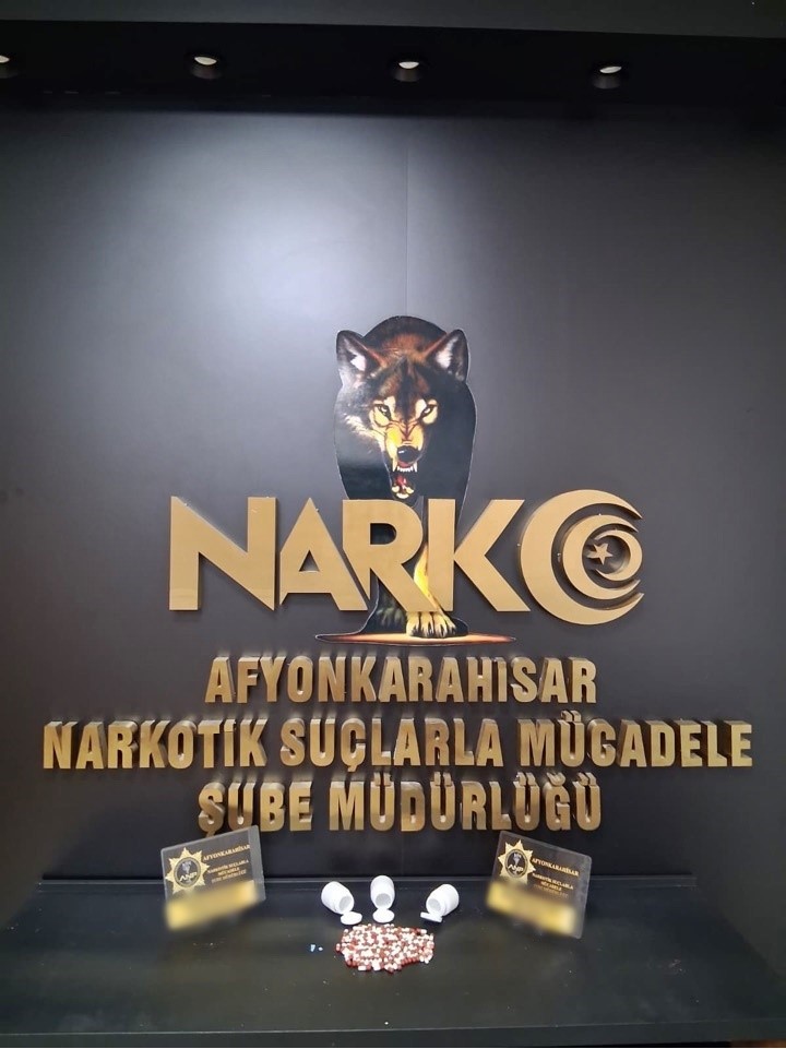 Uyuşturucu operasyonunda yakalanan 5 kişiden biri tutuklandı
