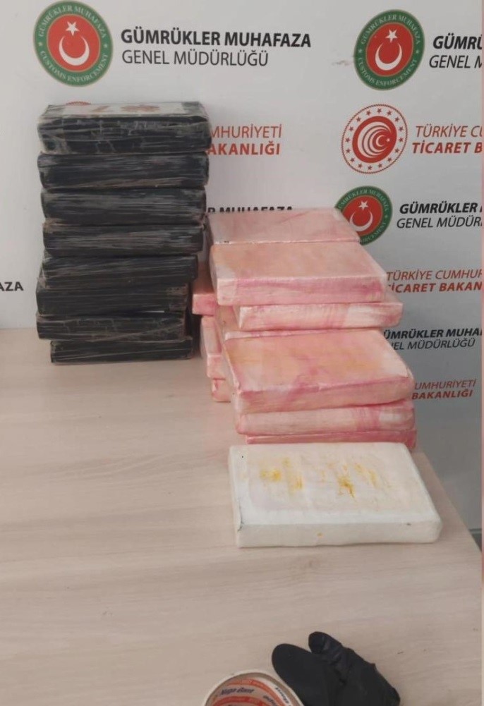 Uyuşturucu sevkiyatı kamerada
